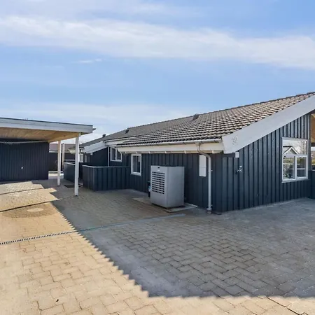 Annegret - 200m From The Sea By Interhome