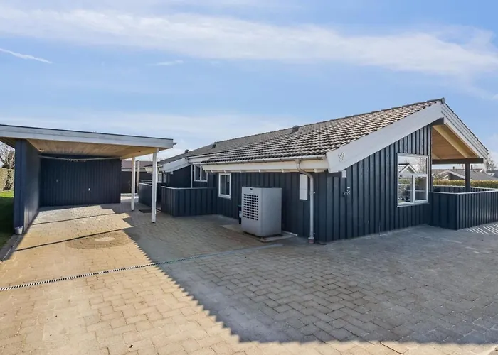 Annegret - 200m From The Sea By Interhome