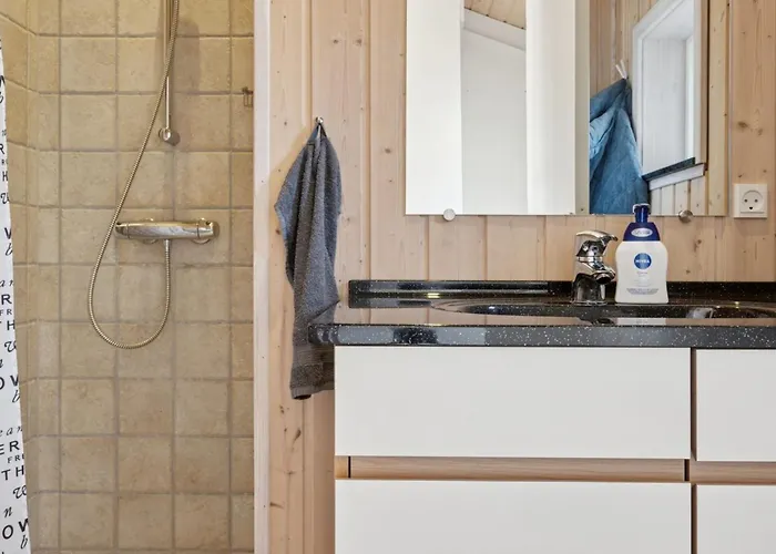 Annegret - 200m From The Sea By Interhome